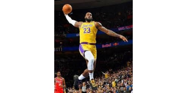 James volvió a batir el récord de la NBA James volvió a batir el récord de la NBA